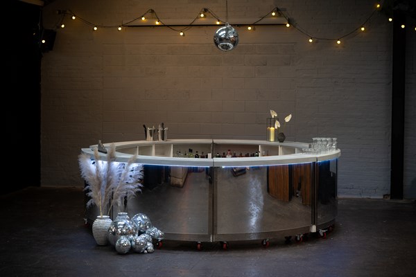 Mirror circle bar